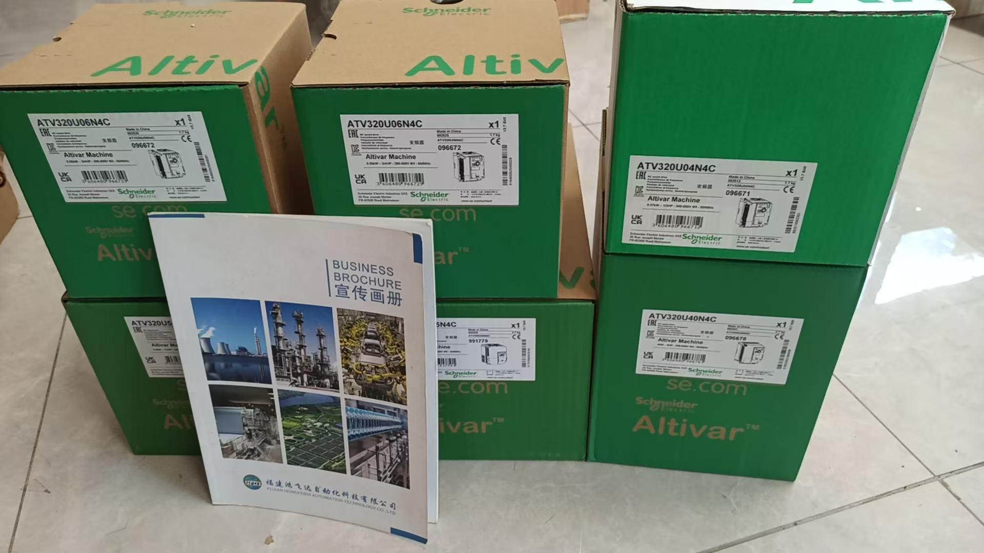SCHNEIDER ATV320U06N4C变频器